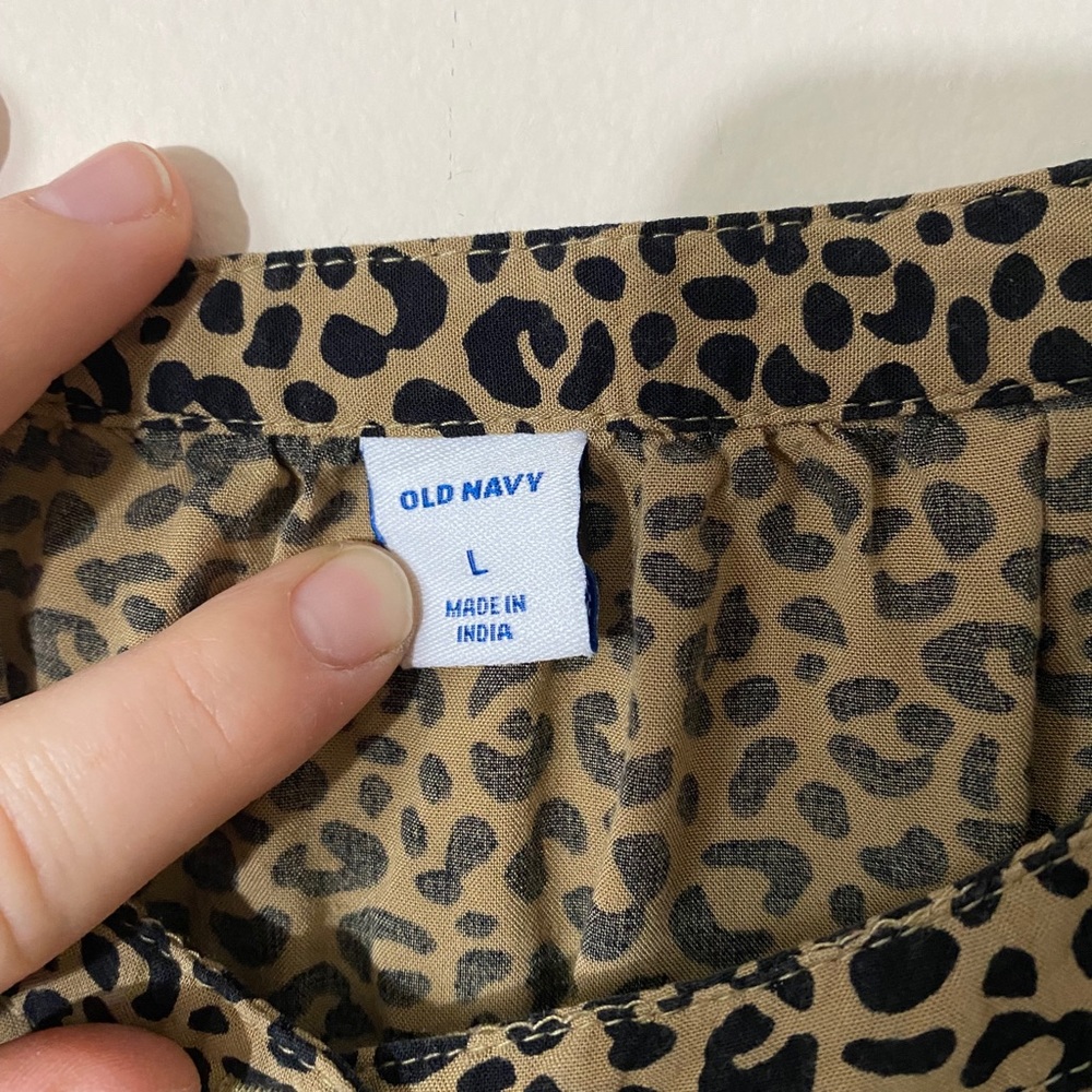 Old Navy leopard print button up short sleeve shirt L - Picture 7 of 9
